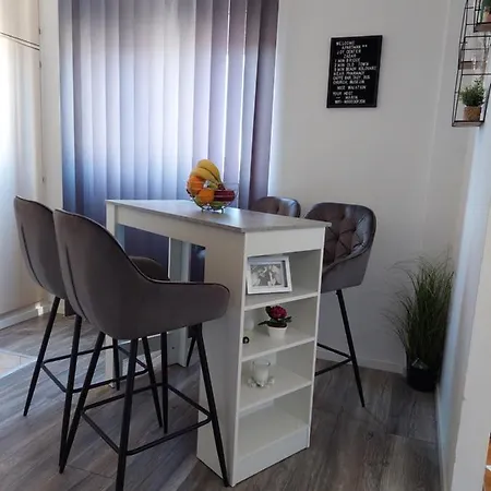 Apartment On-the-bridge *